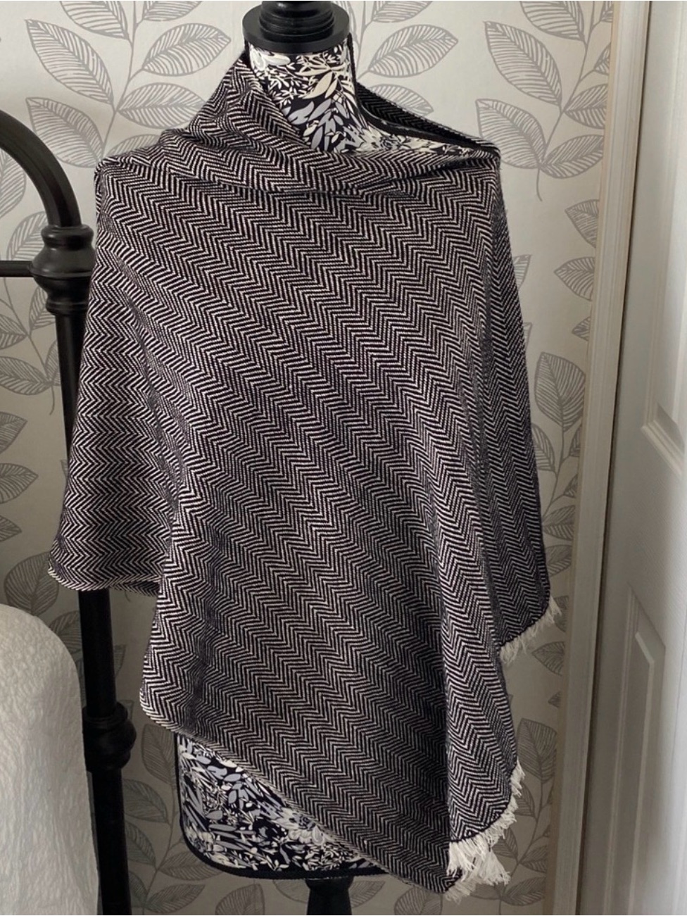 Ayma - Classic Black & White Chevron Poncho - Versatile Women's Shawl